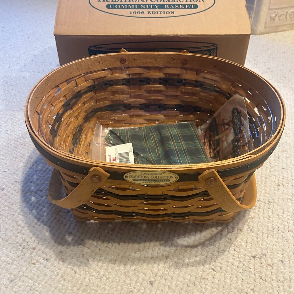 Longaberger  Handmade Basket community basket